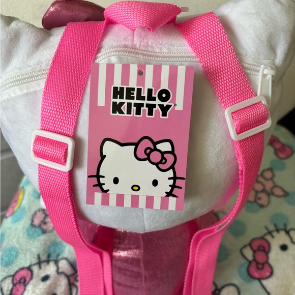 💘Hello Kitty Plush Backpack 💘 - Picture 9 of 9